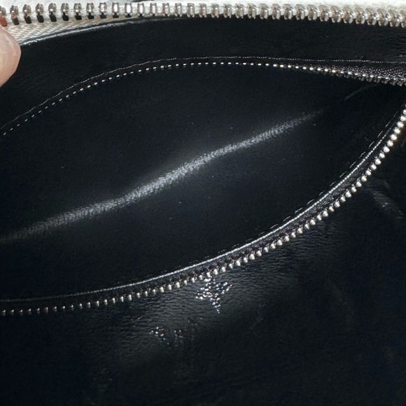 LV Speedy Bandouliere Urs Fischer Tufted Monogram Canvas 25 - Picture 6 of 15